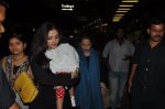 Aishwarya Rai Bachchan leaves for Cannes Fest in Mumbai Airport on 16th May 2013 (8).JPG